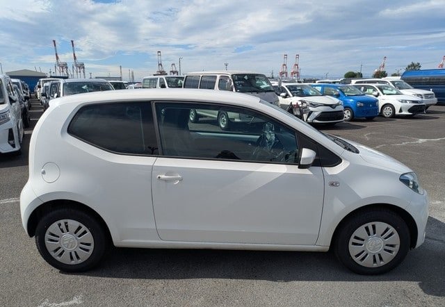 2013 VW UP photo 2