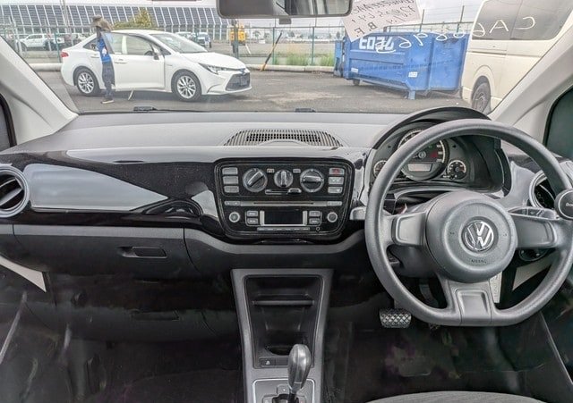 2013 VW UP photo 11