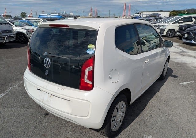 2013 VW UP photo 4