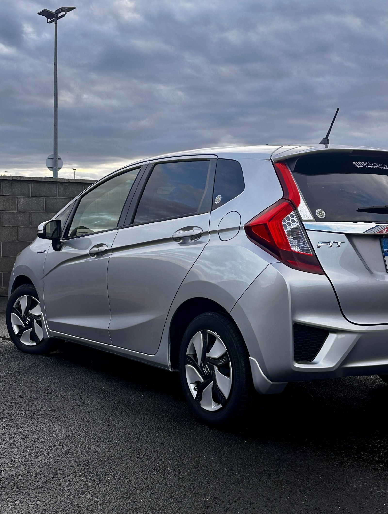 2014 HONDA FIT HYBRID photo 4