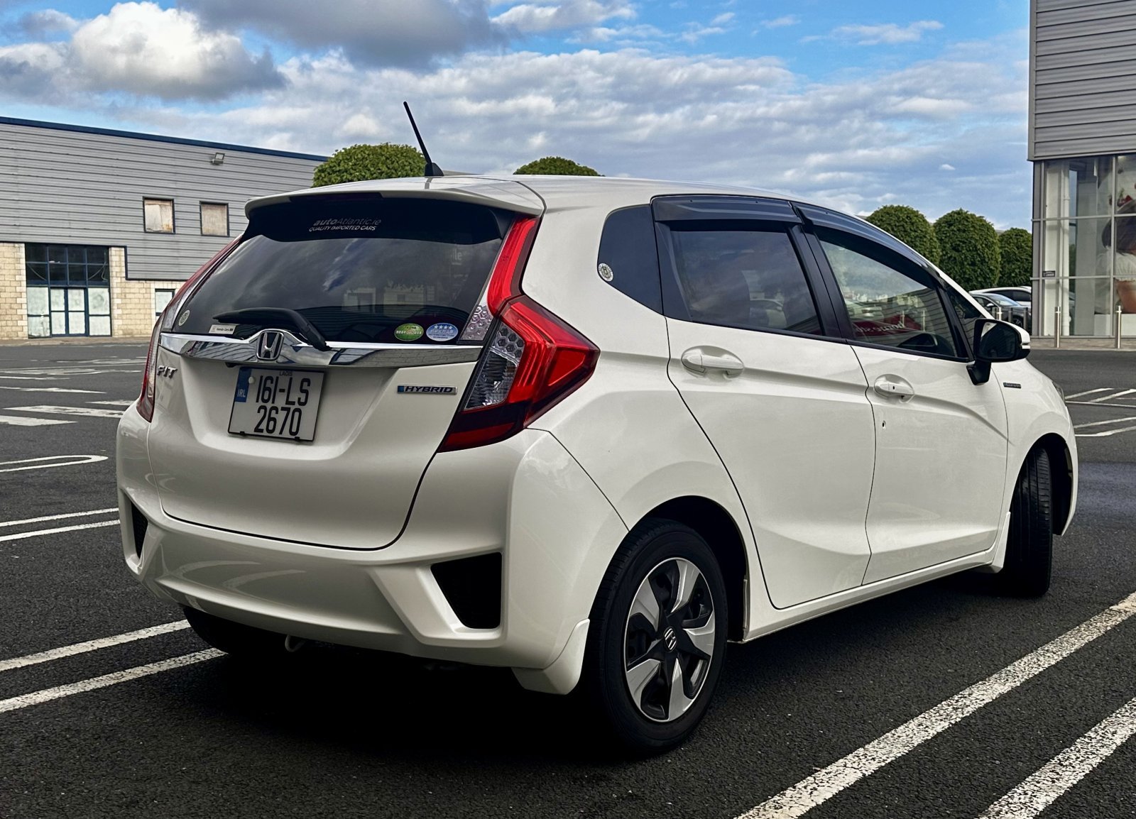 2016 HONDA FIT HYBRID photo 6