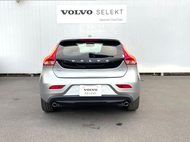 2017 VOLVO V40 photo 6