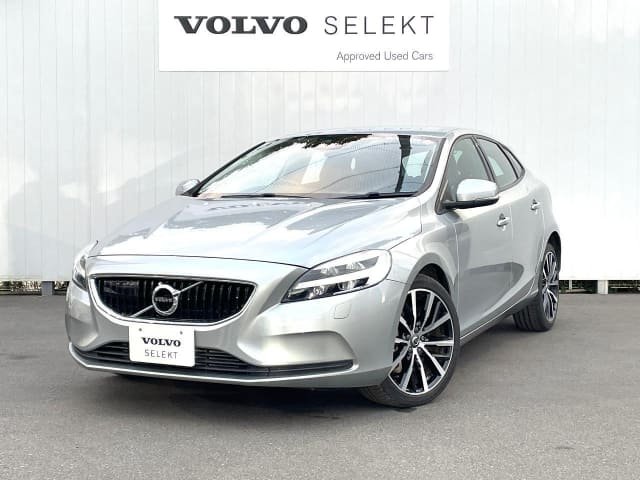 2017 VOLVO V40