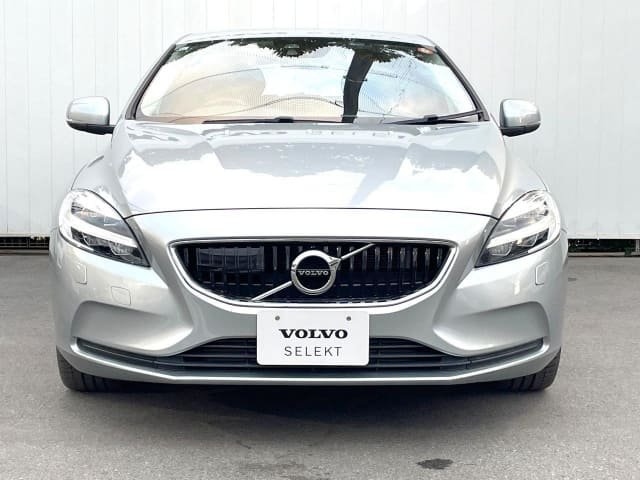 2017 VOLVO V40 photo 7