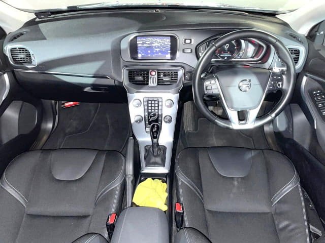 2017 VOLVO V40 photo 11