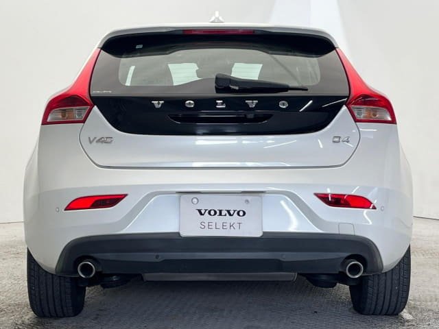 2015 VOLVO V40 photo 6