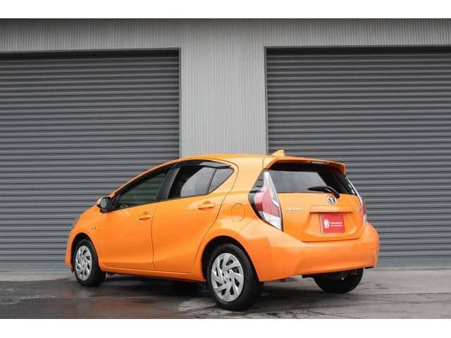 2016 TOYOTA Aqua photo 4
