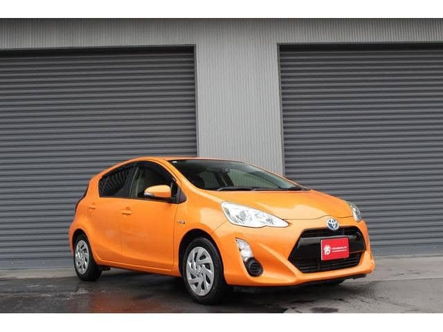2016 TOYOTA Aqua photo 2
