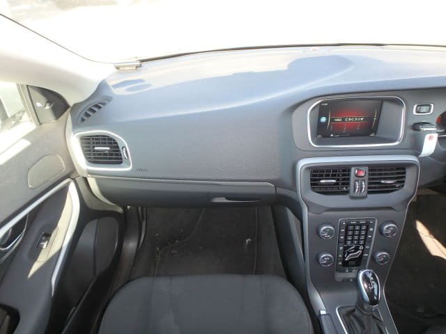 2015 VOLVO V40 photo 11