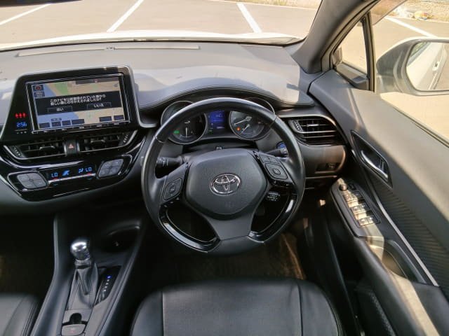 2017 TOYOTA CHR Hybrid photo 11