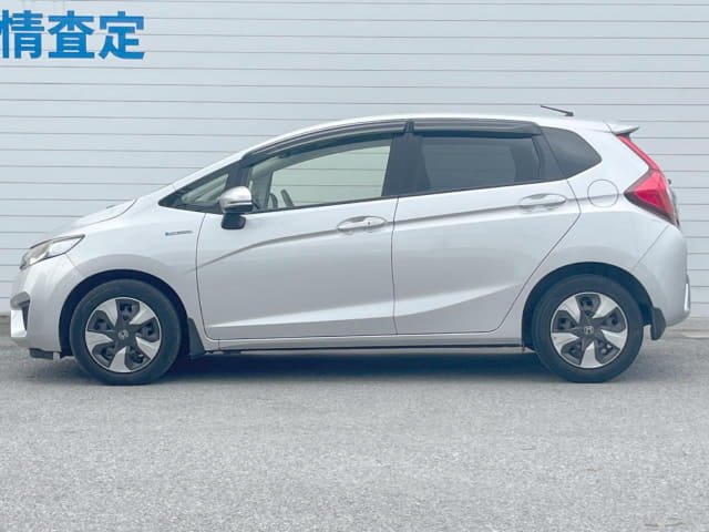 2016 HONDA FIT Hybrid photo 3