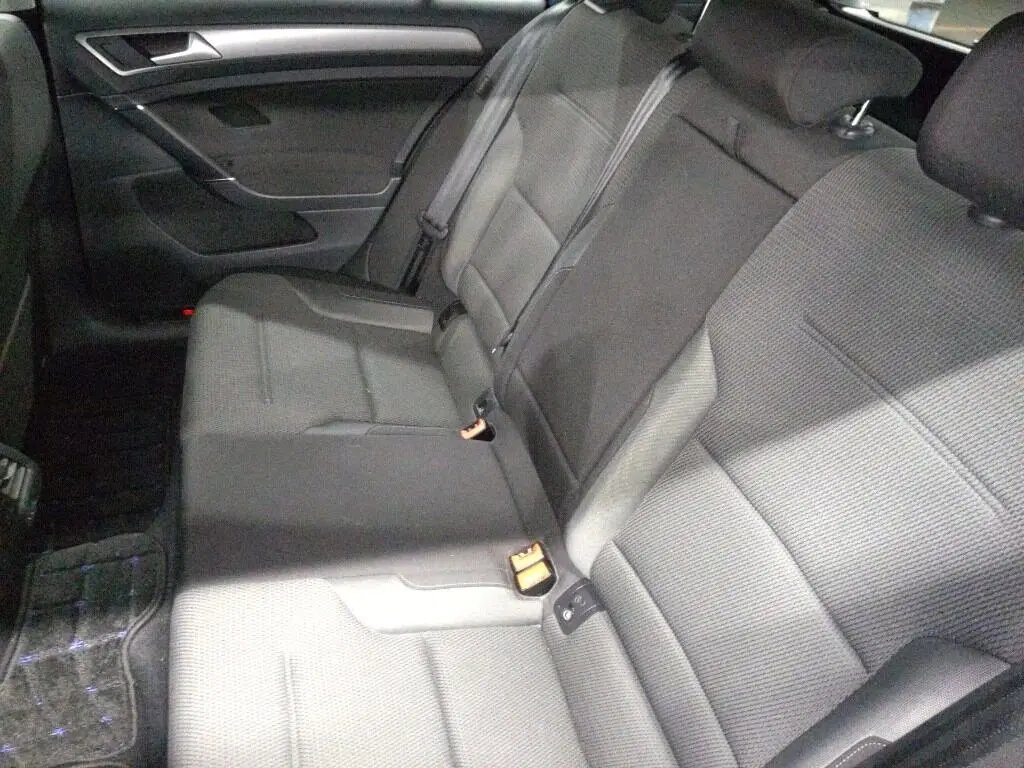 2016 VW Golf photo 5