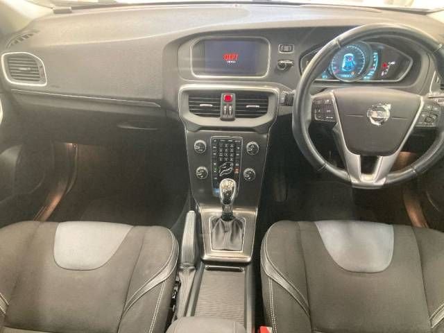 2013 VOLVO V40 photo 5
