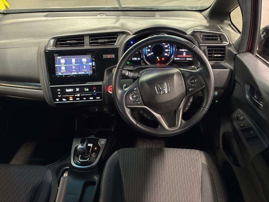 2018 Honda FIT HYBRID photo 5