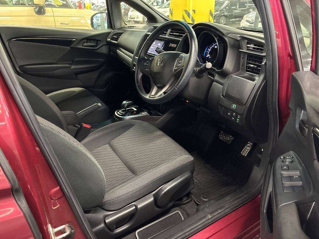 2018 Honda FIT HYBRID photo 7