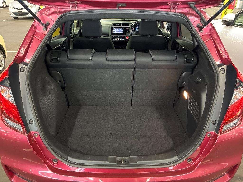 2018 Honda FIT HYBRID photo 10