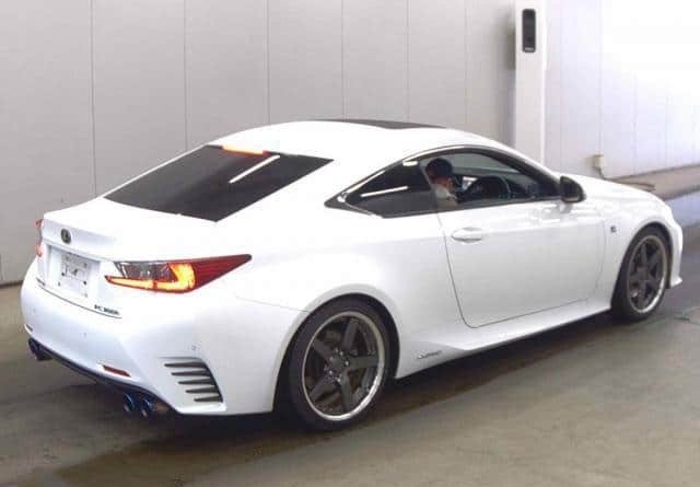 2015 LEXUS RC300h photo 3