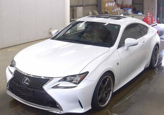 2015 LEXUS RC300h photo 2