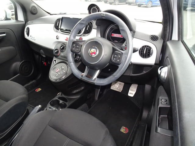 2017 ABARTH 595 photo 12