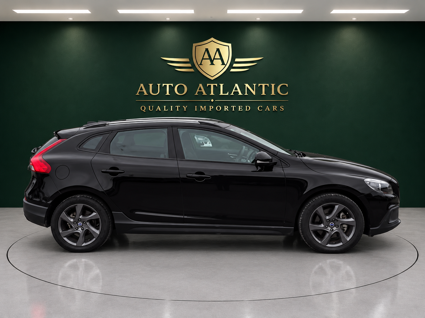 2016 VOLVO V40 photo 3