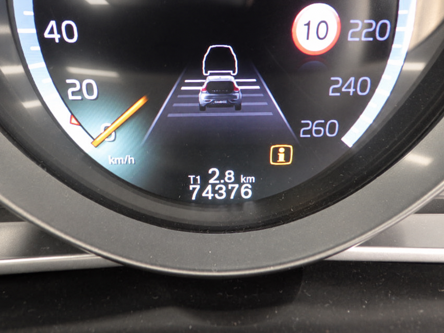 2016 VOLVO V40 photo 7