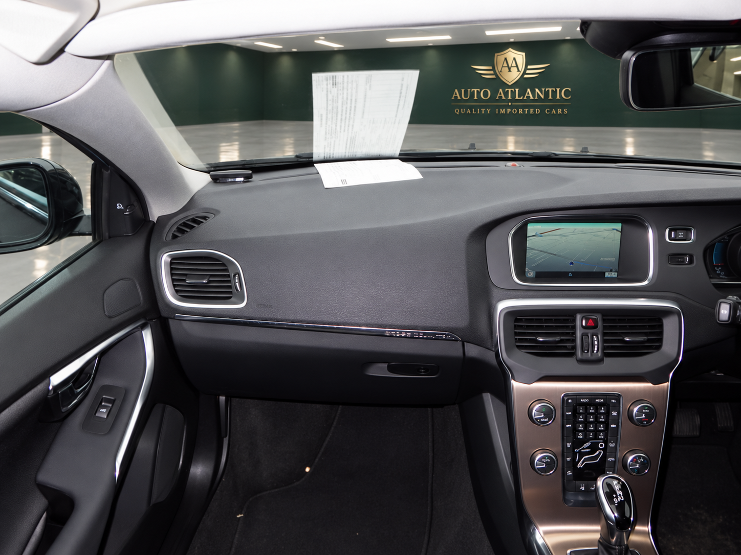 2016 VOLVO V40 photo 10