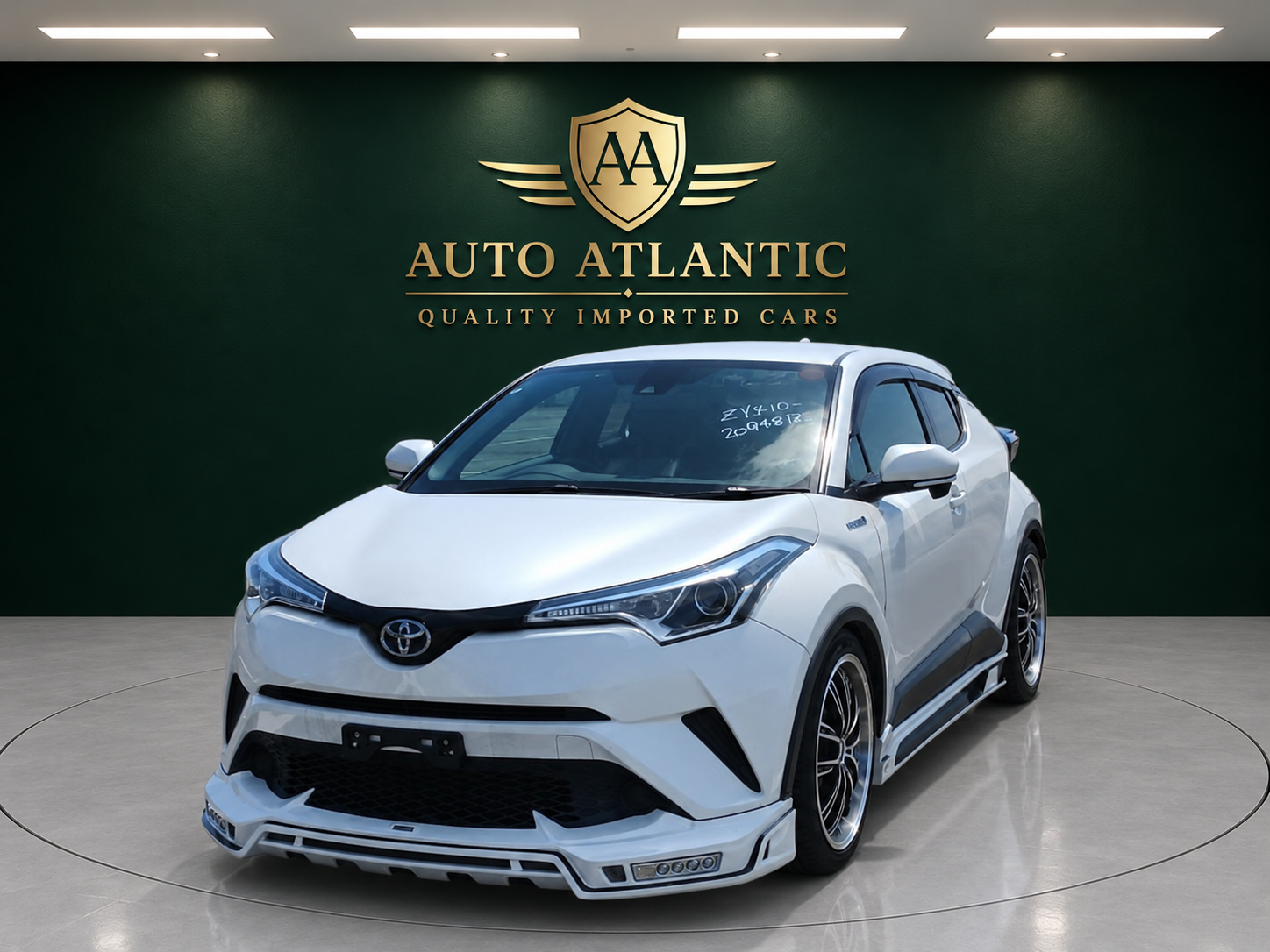 2017 TOYOTA CHR Hybrid photo 3