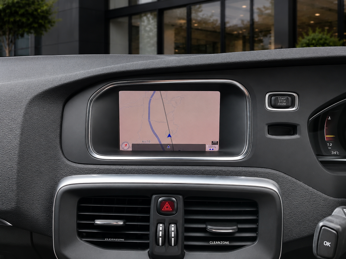 2018 VOLVO V40 photo 7