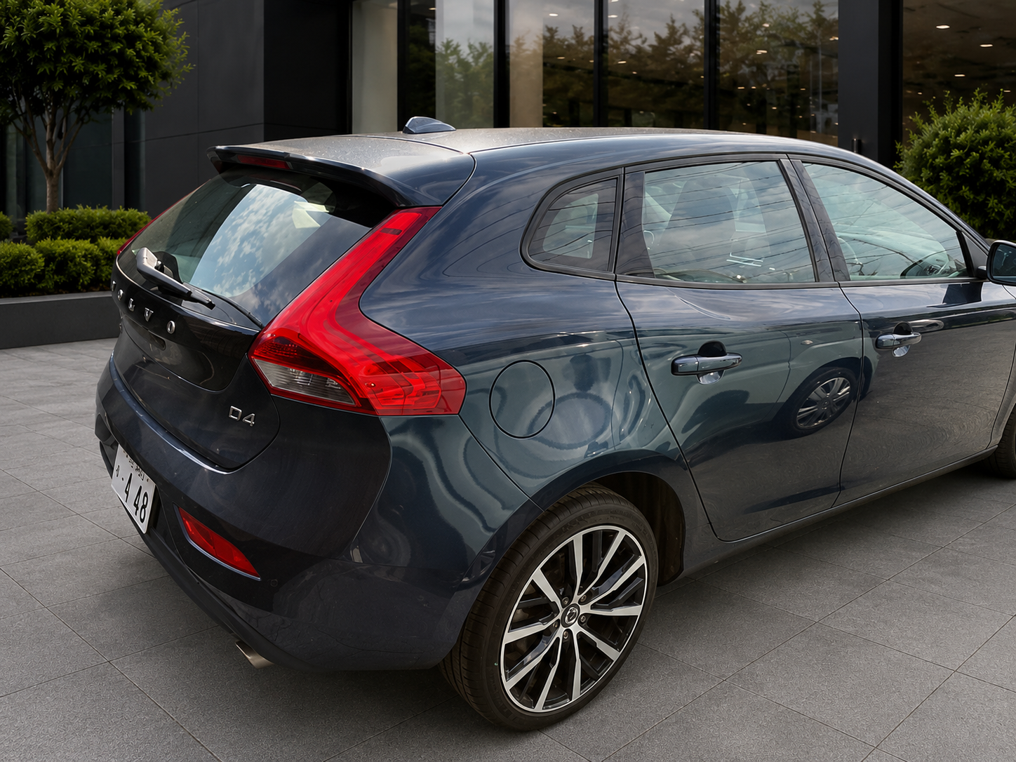 2018 VOLVO V40 photo 4