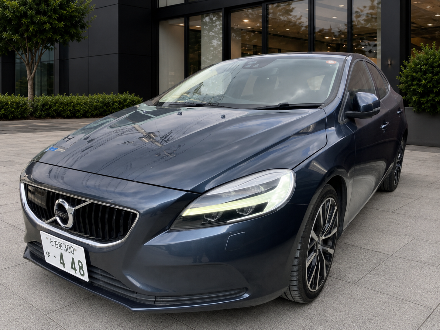 2018 VOLVO V40
